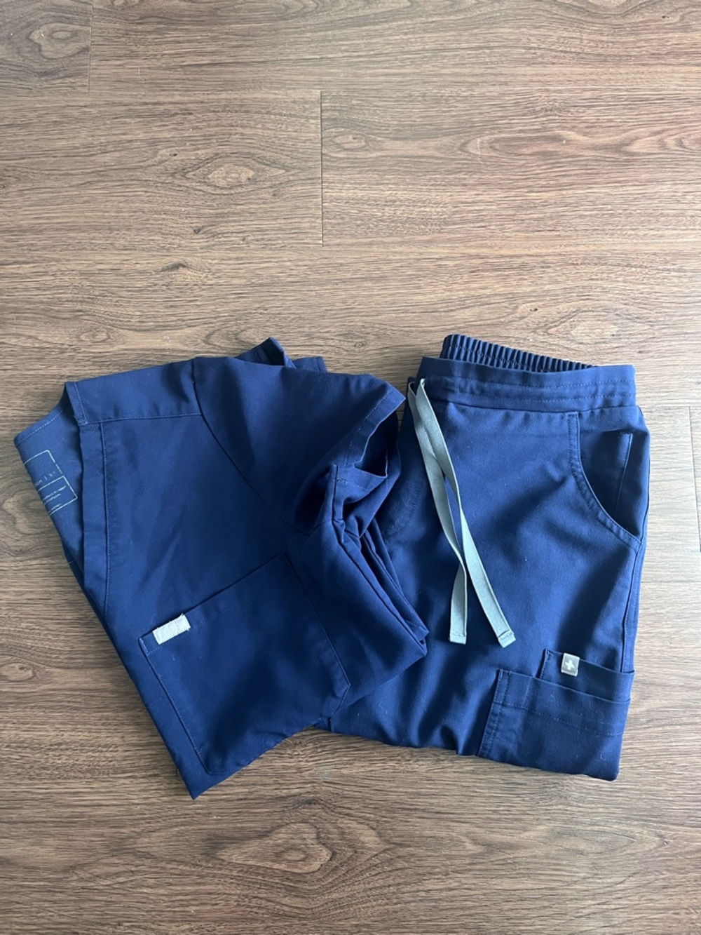 FIGS XS Women’s Navy Scrubs